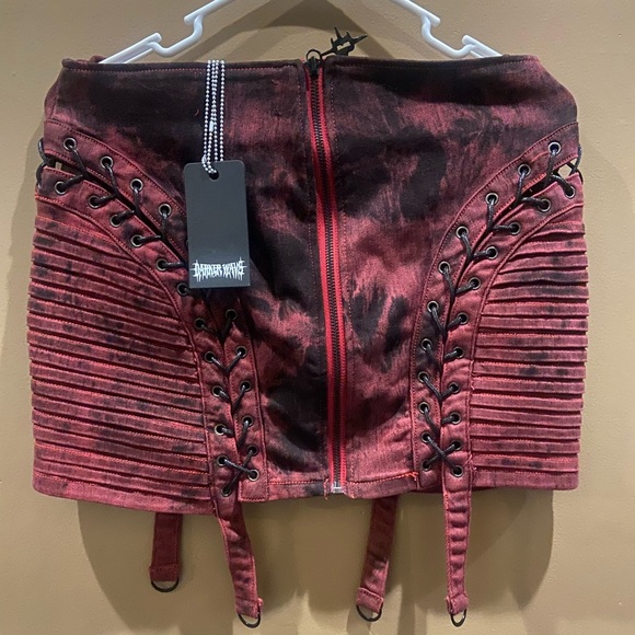 Red and Black Lace-Up Skirt - Picture 4 of 5